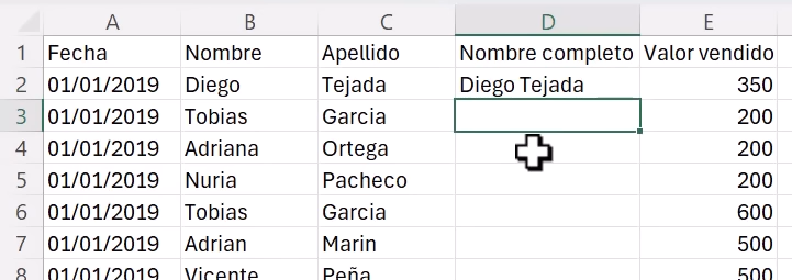 Relleno rápido en Excel creando la columna Nombre completo a partir de Nombre y Apellido