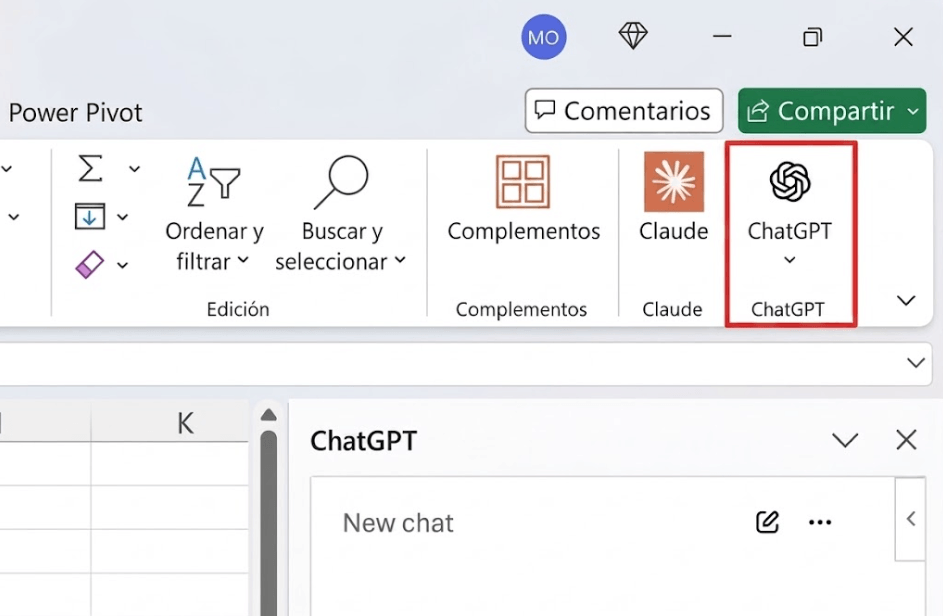 ChatGPT para Excel con el panel de chat abierto en el panel lateral derecho